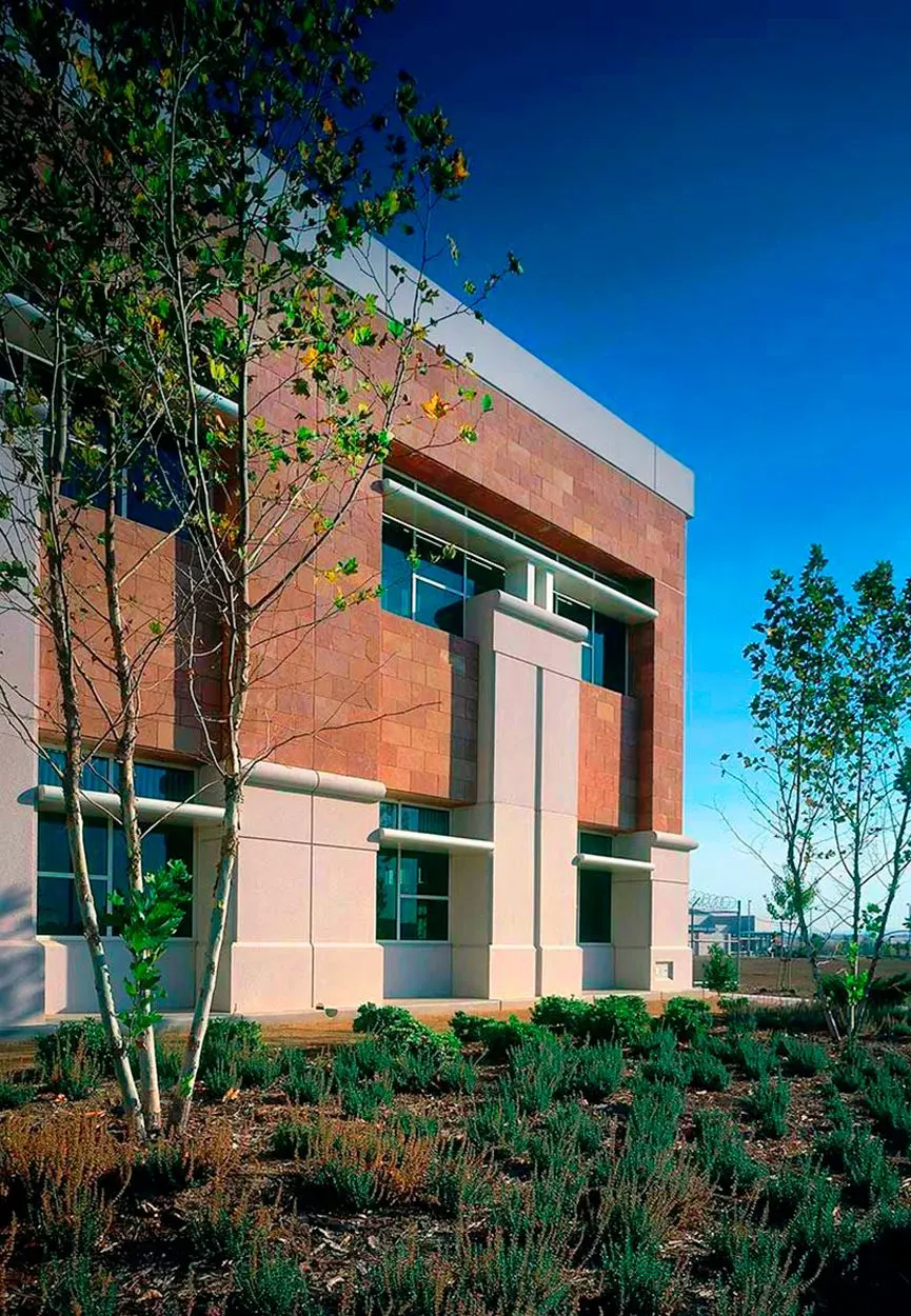 Roseville Telephone, Roseville, CA. Williams = Paddon | photograph by Ed Asmus