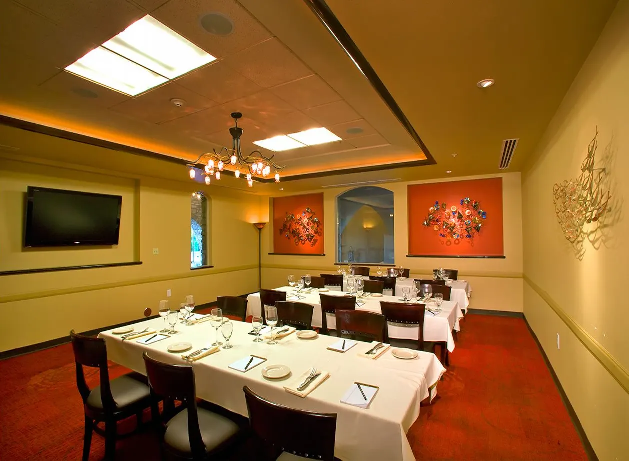 Scotts Seafood on the River | photograph by Ed Asmus