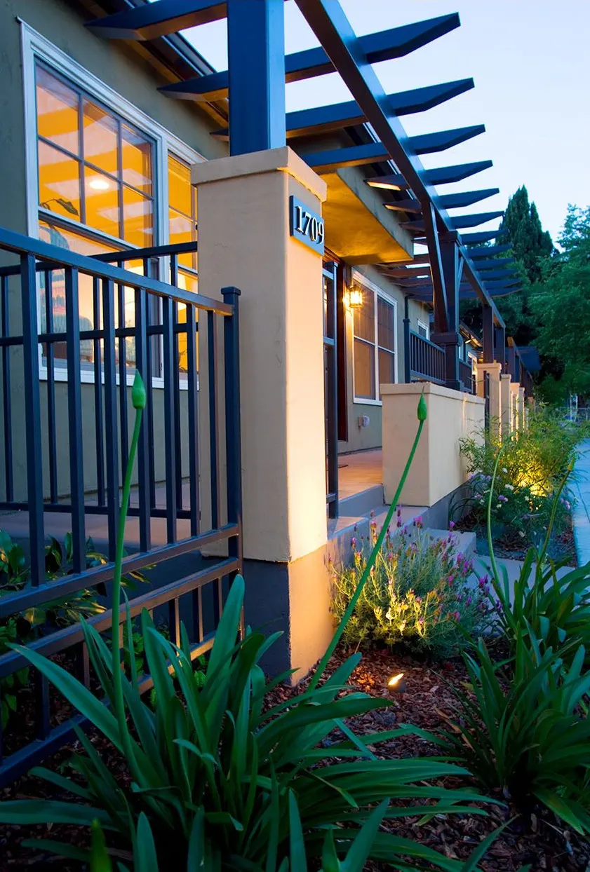 Private Residence, Sacramento, CA. David Yakish Landscape Architect | photograph by Ed Asmus