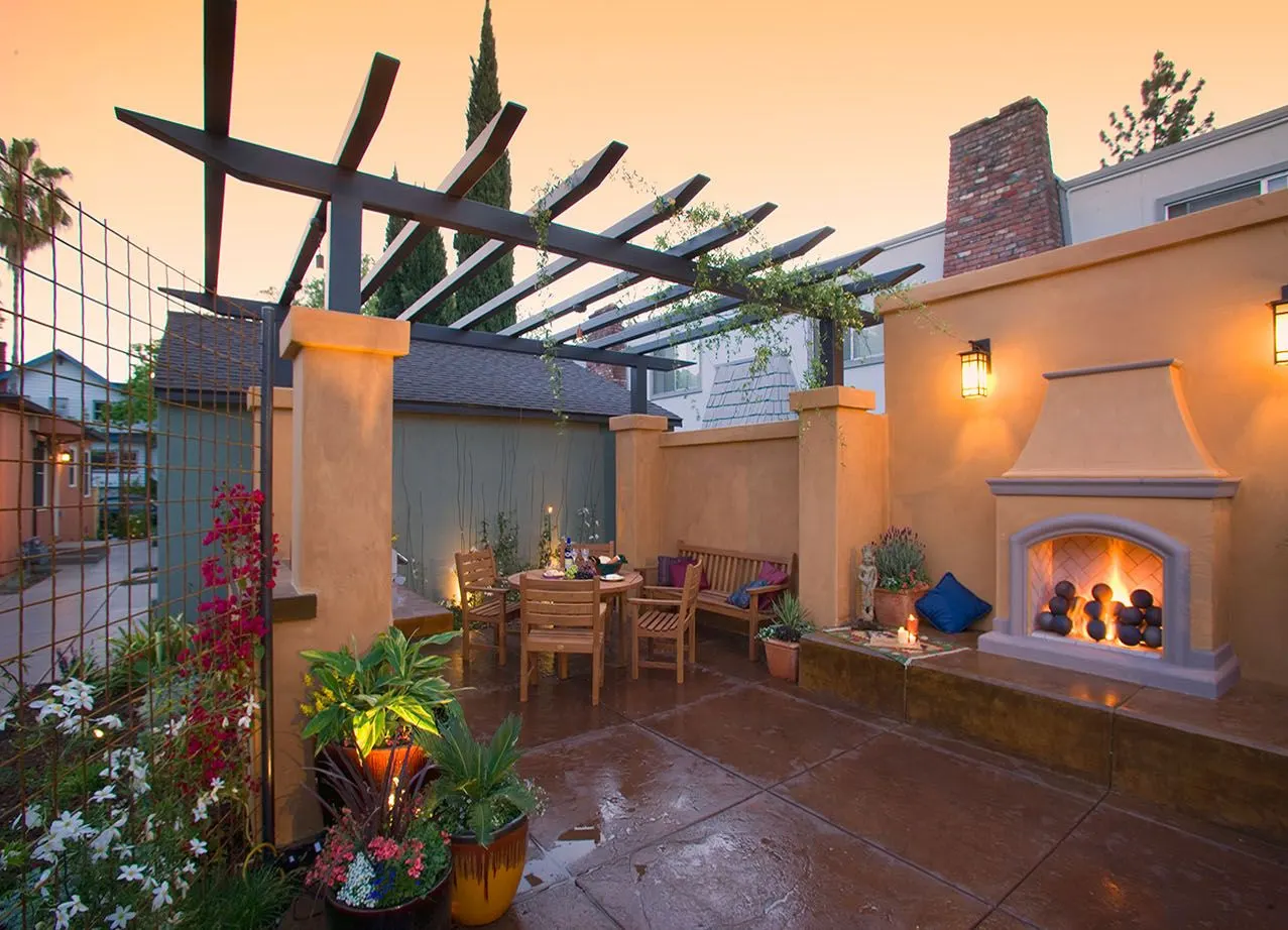 Private Residence, Sacramento, CA. David Yakish Landscape Architect | photograph by Ed Asmus