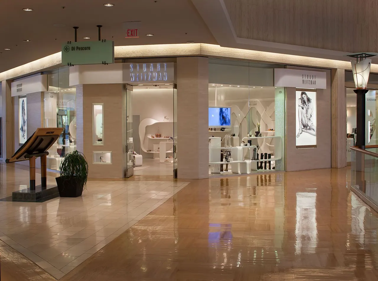 Northbrook Mall, Chicago, IL | photograph by Ed Asmus