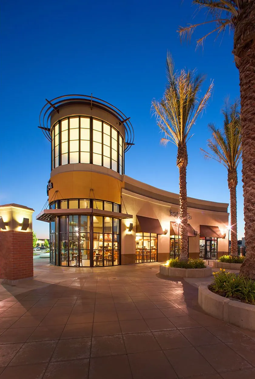 Park Place Mall, Roseville, CA. Borges Architectural Group | photograph by Ed Asmus