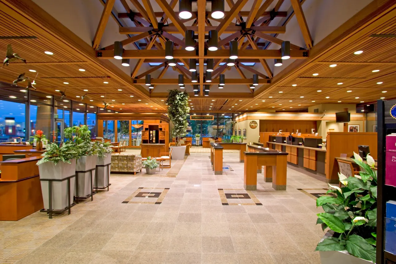 Bank of Stockton, Elk Grove Branch, Elk Grove, CA. Camille Horton Design | photograph by Ed Asmus