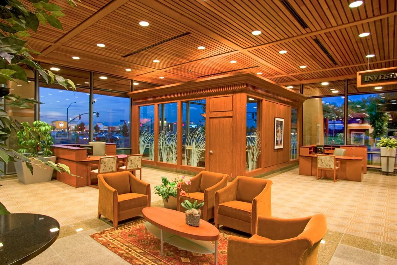 Bank of Stockton, Elk Grove Branch, Elk Grove, CA. Camille Horton Design | photograph by Ed Asmus