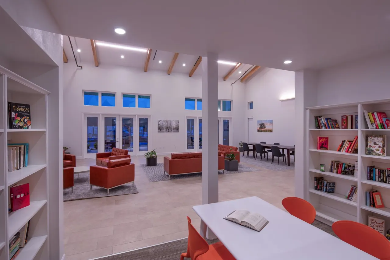 Barlett Commons, Davis, CA. Mogavero Architects Gold Nugget Award | photograph by Ed Asmus