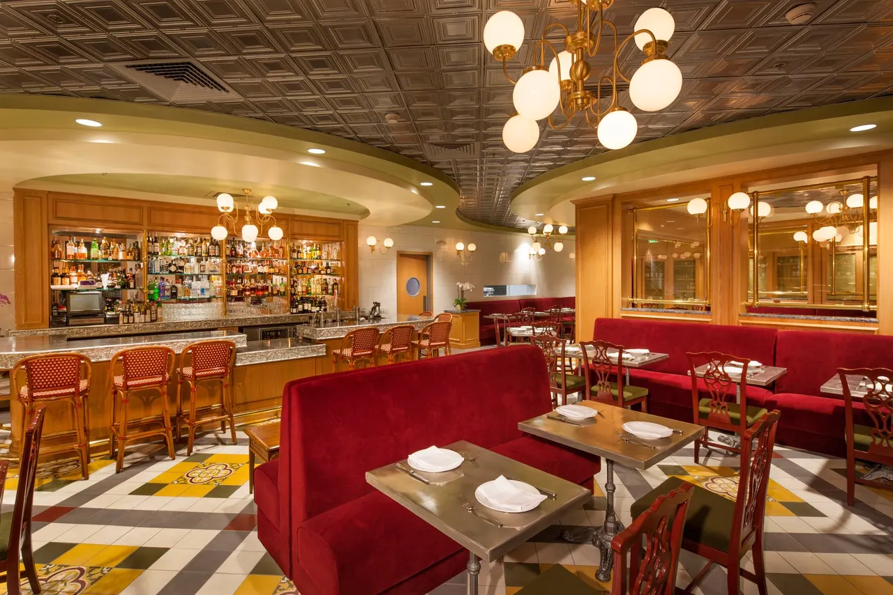 Brasserie Capitale, Sacramento, CA | photograph by Ed Asmus