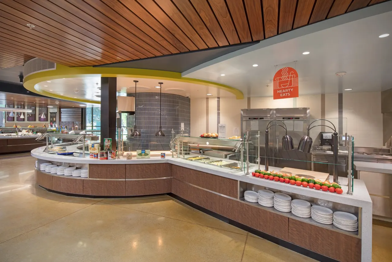 CSUS Dining Hall, Sacramento, CA. Mogavero Architects | photograph by Ed Asmus