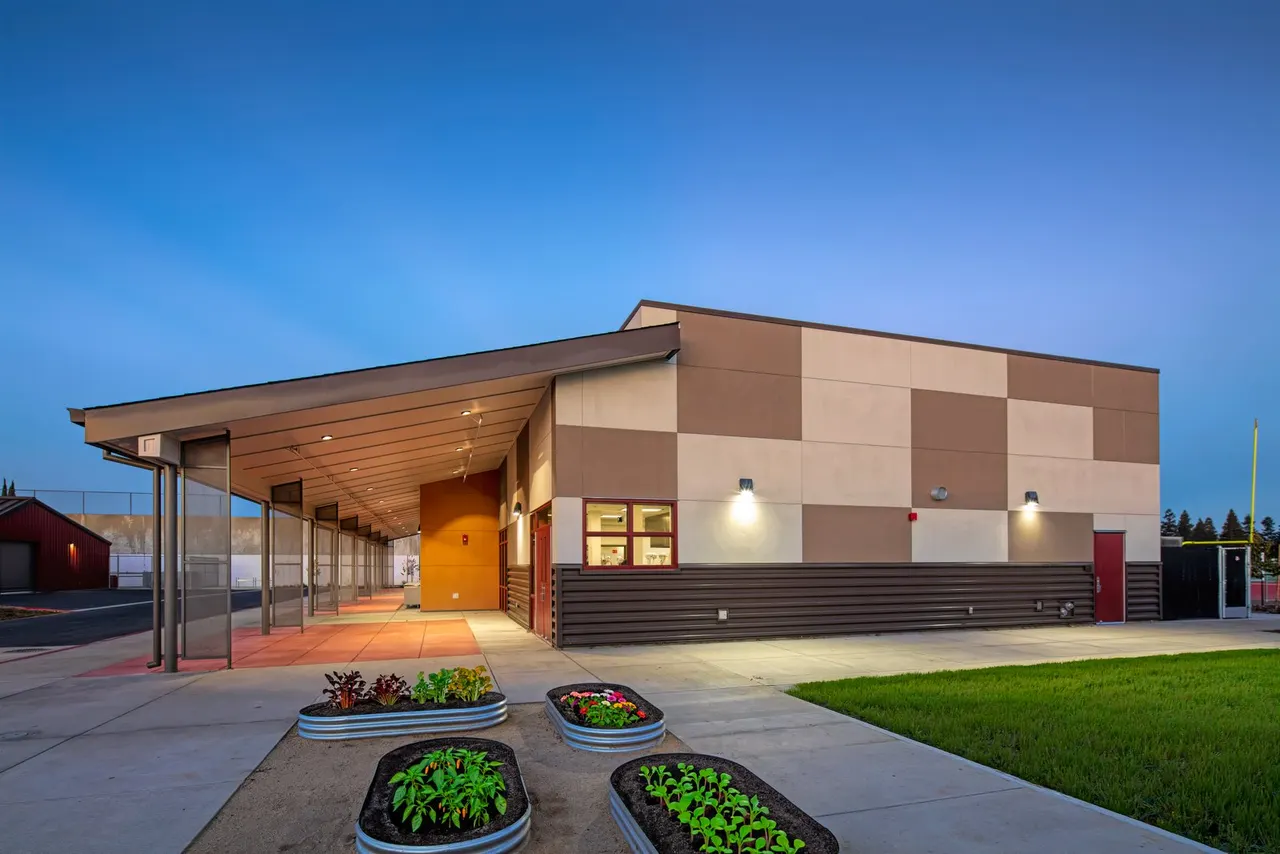 Florin High School Career & Technical Education, Sacramento, CA | photograph by Ed Asmus
