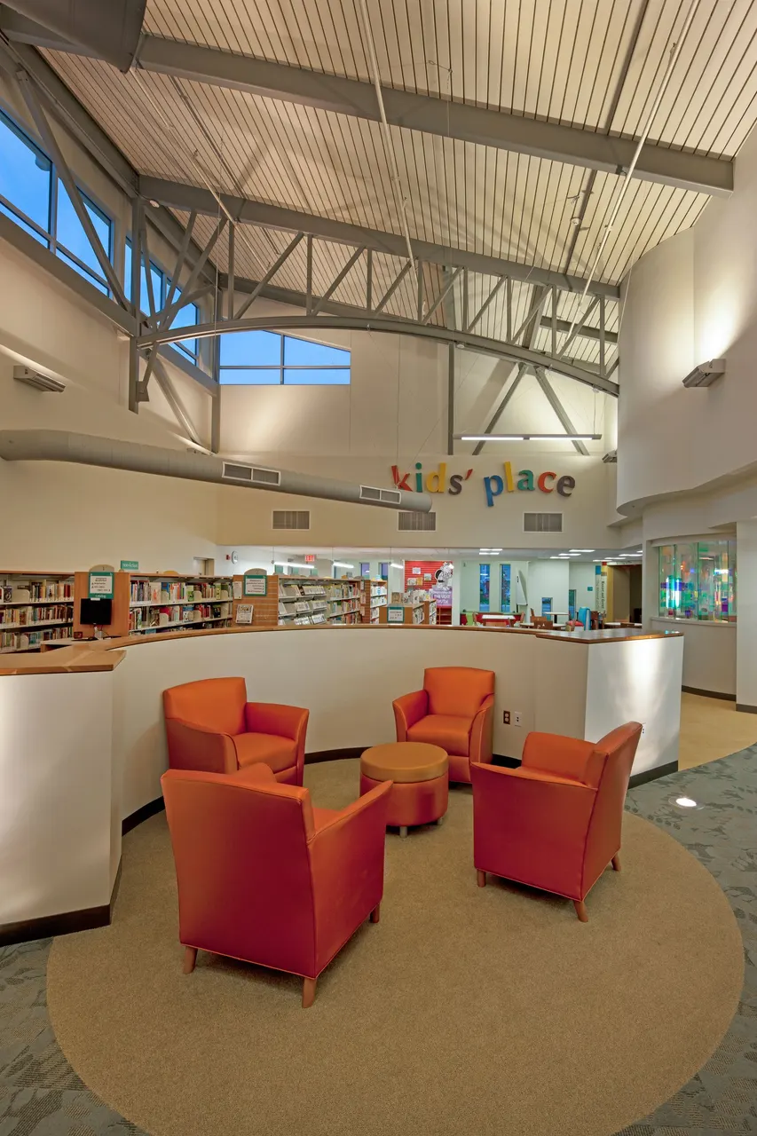 Greenhaven Library, Sacramento, Ca | photograph by Ed Asmus
