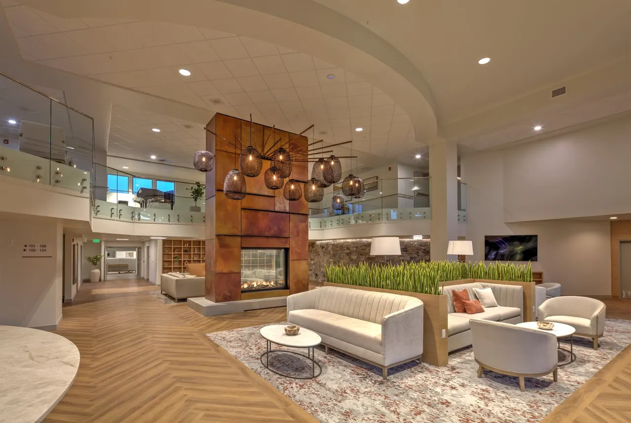 HearthStone Lodge, Senior Residence at Auburn, CA. JKAE Architects, Jackson Construction | photograph by Ed Asmus
