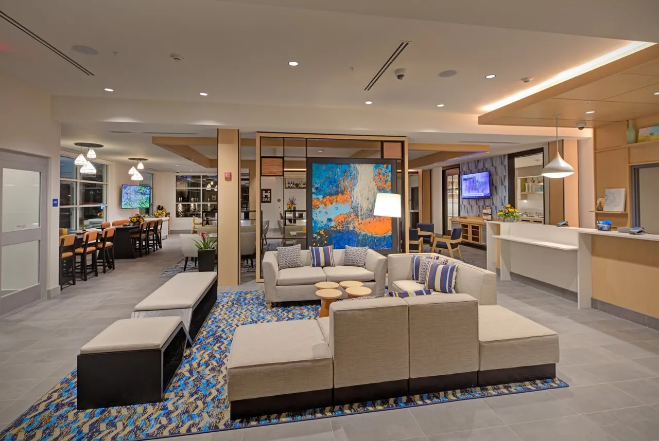 Hyatt House, Davis, CA. HRGA Architects | photograph by Ed Asmus