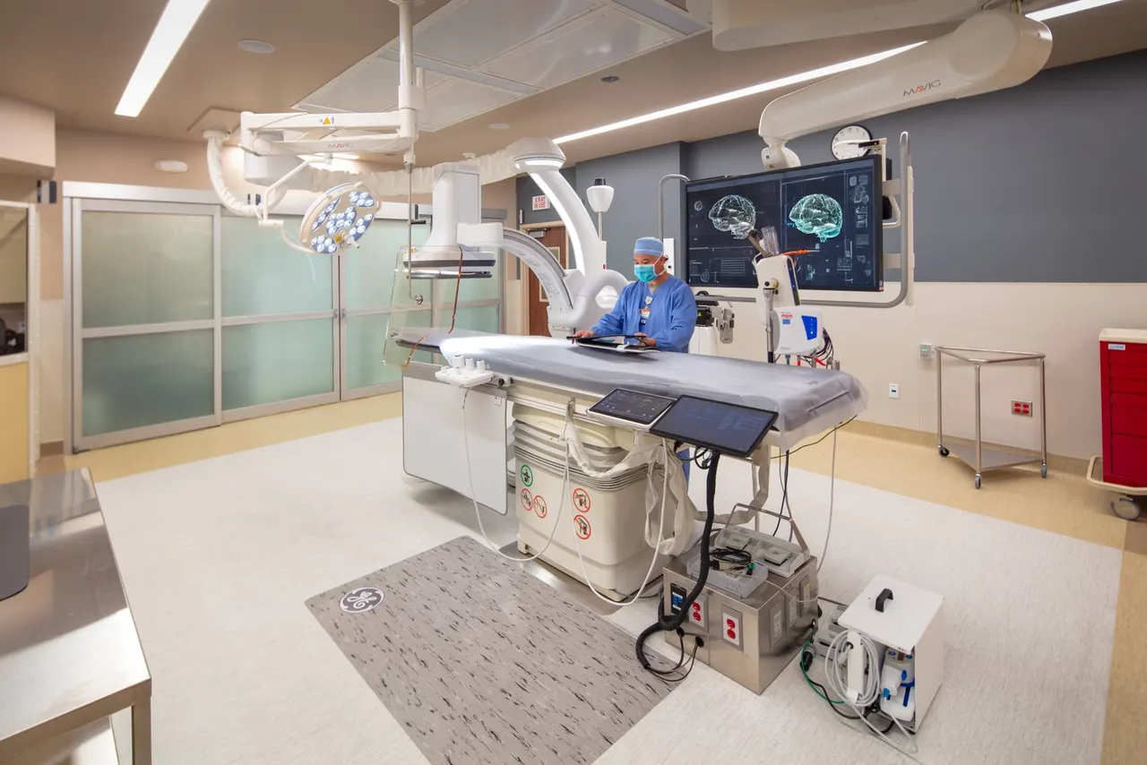 Mercy Hospital Cath Lab, Sacramento, CA. Unger Construction, Stein Architects | photograph by Ed Asmus
