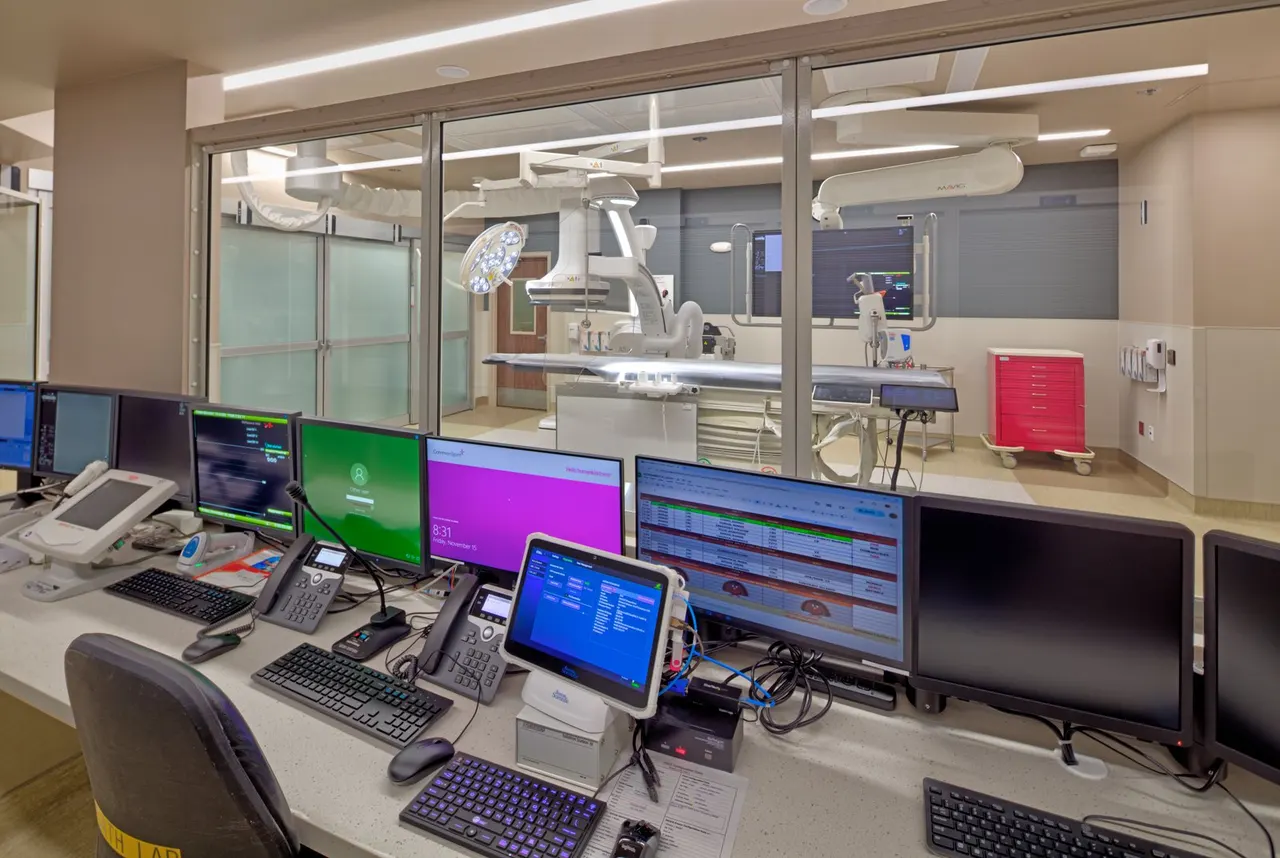 Mercy Hospital Cath Lab, Sacramento, CA | photograph by Ed Asmus