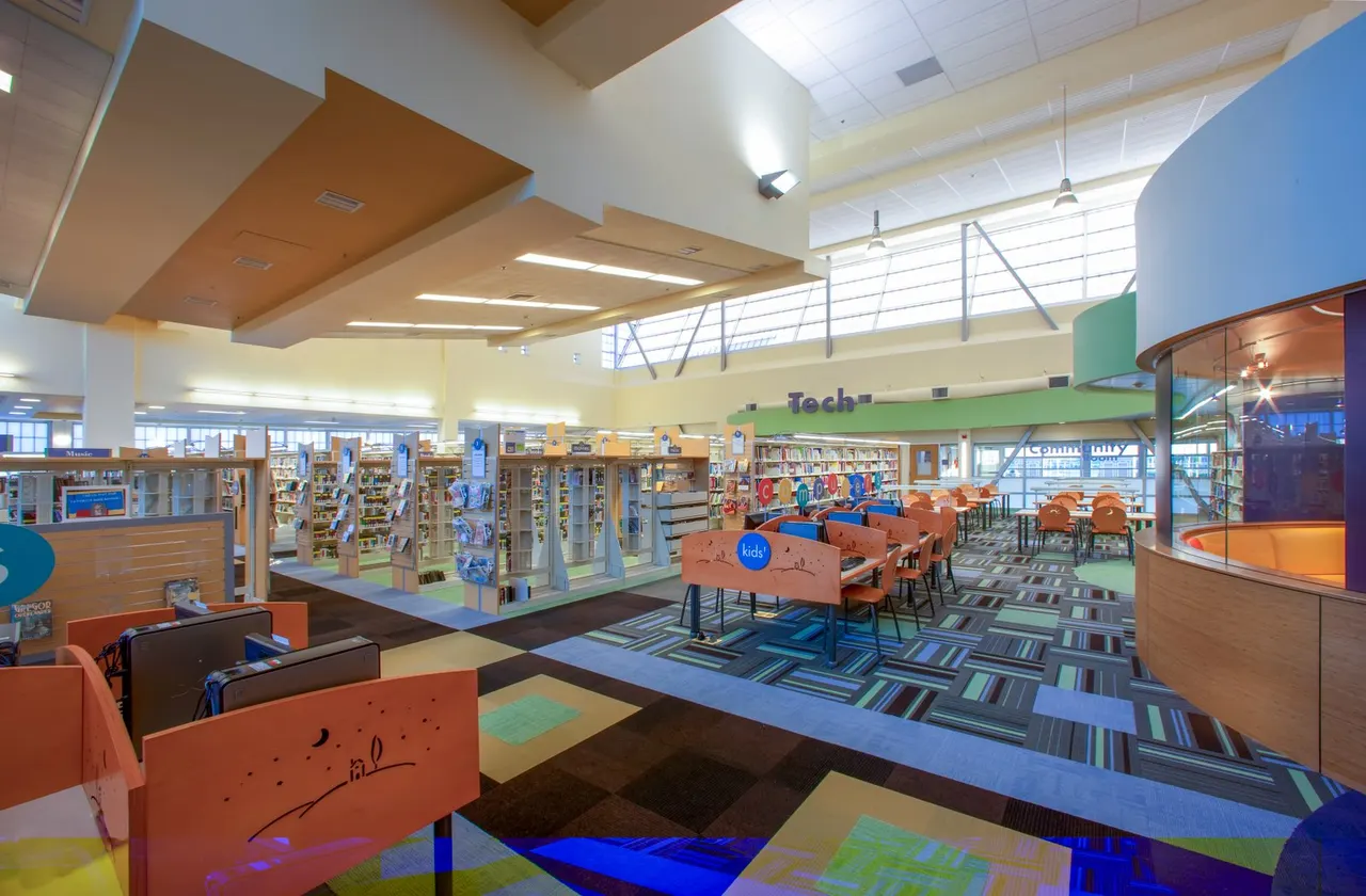 Natomas Library, Sacramento, CA | photograph by Ed Asmus