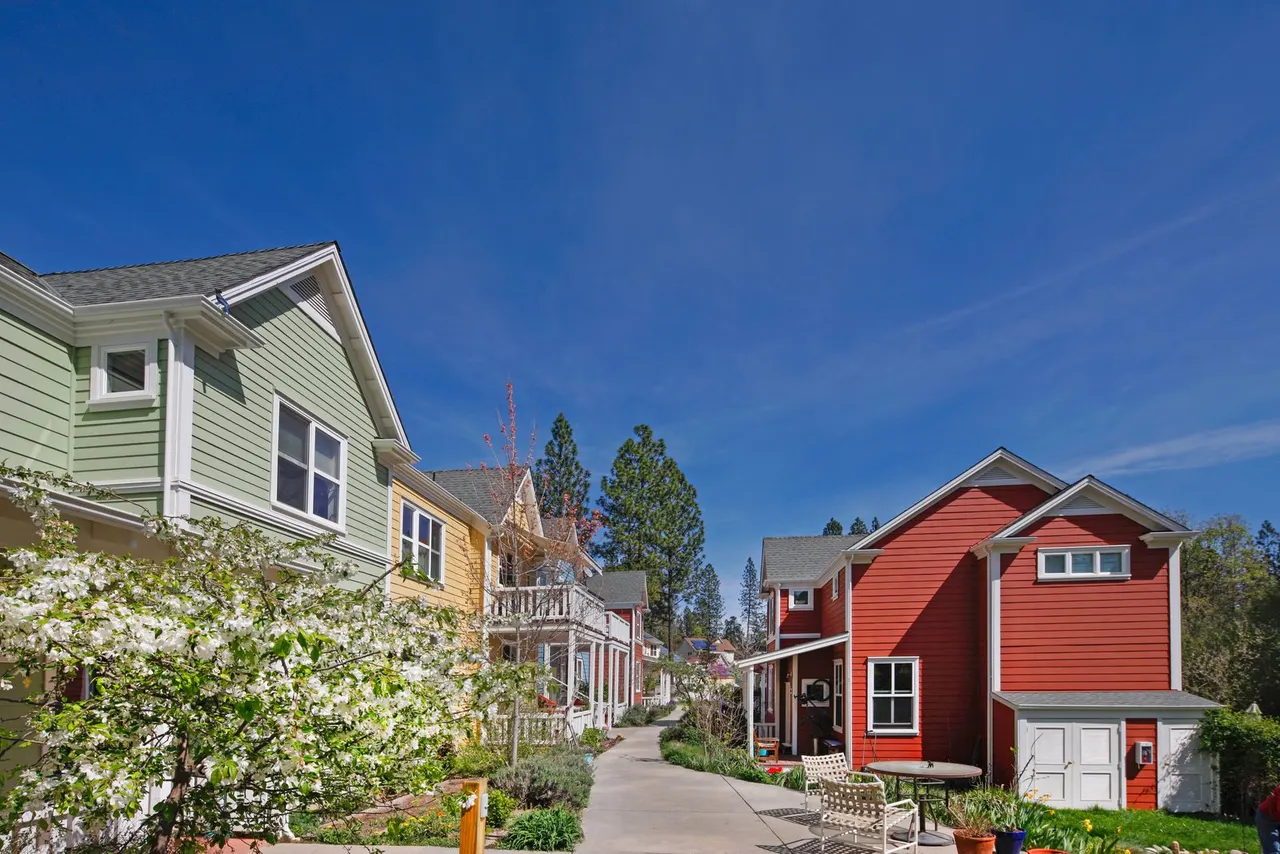 Co-Housing Community, Nevada City, Nevada City, CA | photograph by Ed Asmus