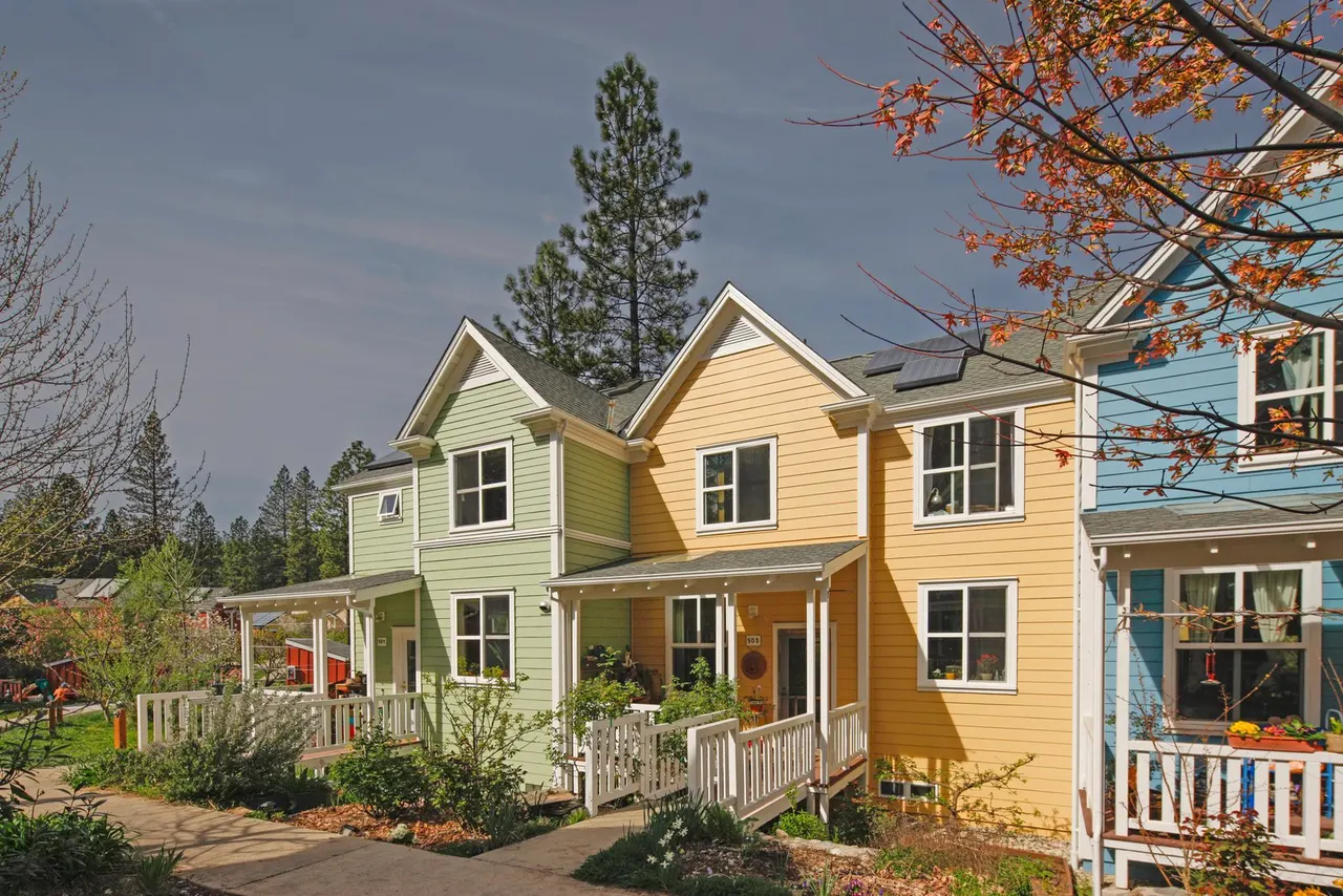 Co-Housing Community, Nevada City, Nevada City, CA | photograph by Ed Asmus