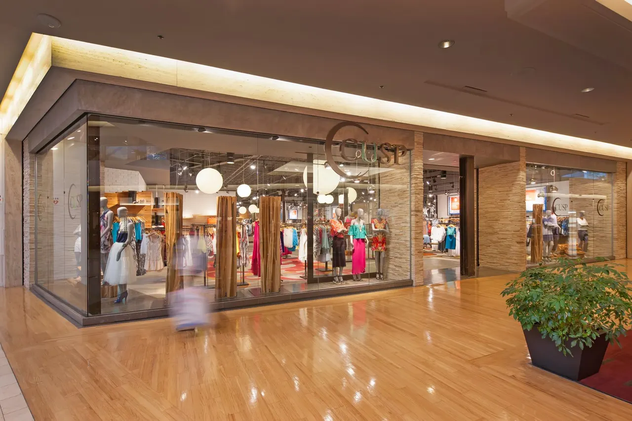 Northbrook Mall, Chicago, IL | photograph by Ed Asmus