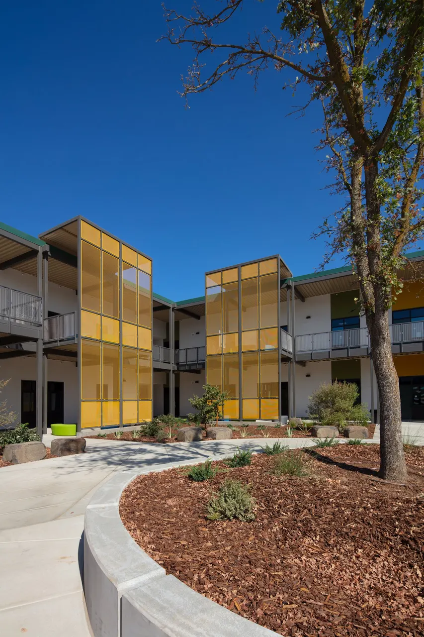 Oak Ridge Elementary School, Sacramento, CA | photograph by Ed Asmus