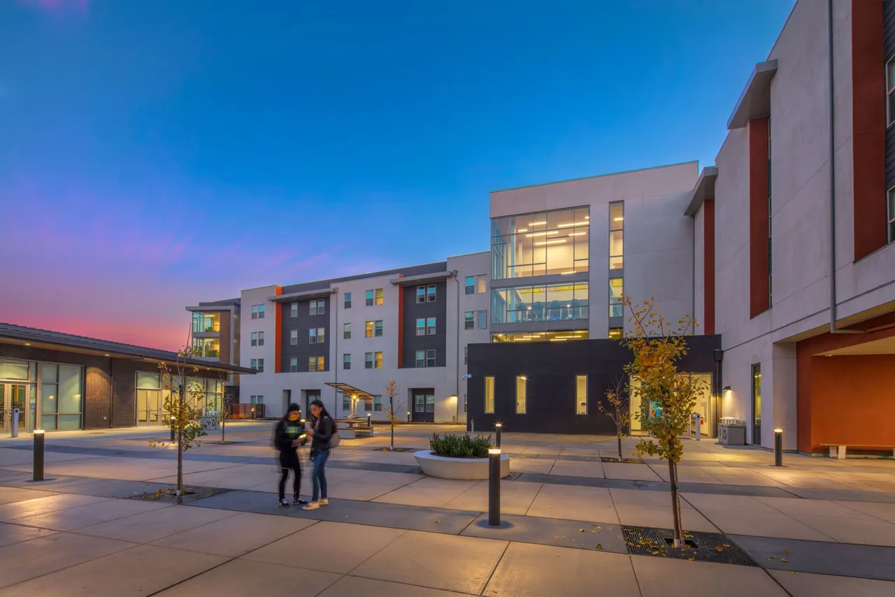 Sacramento State Riverview Residence Hall, Sacramento, CA | photograph by Ed Asmus
