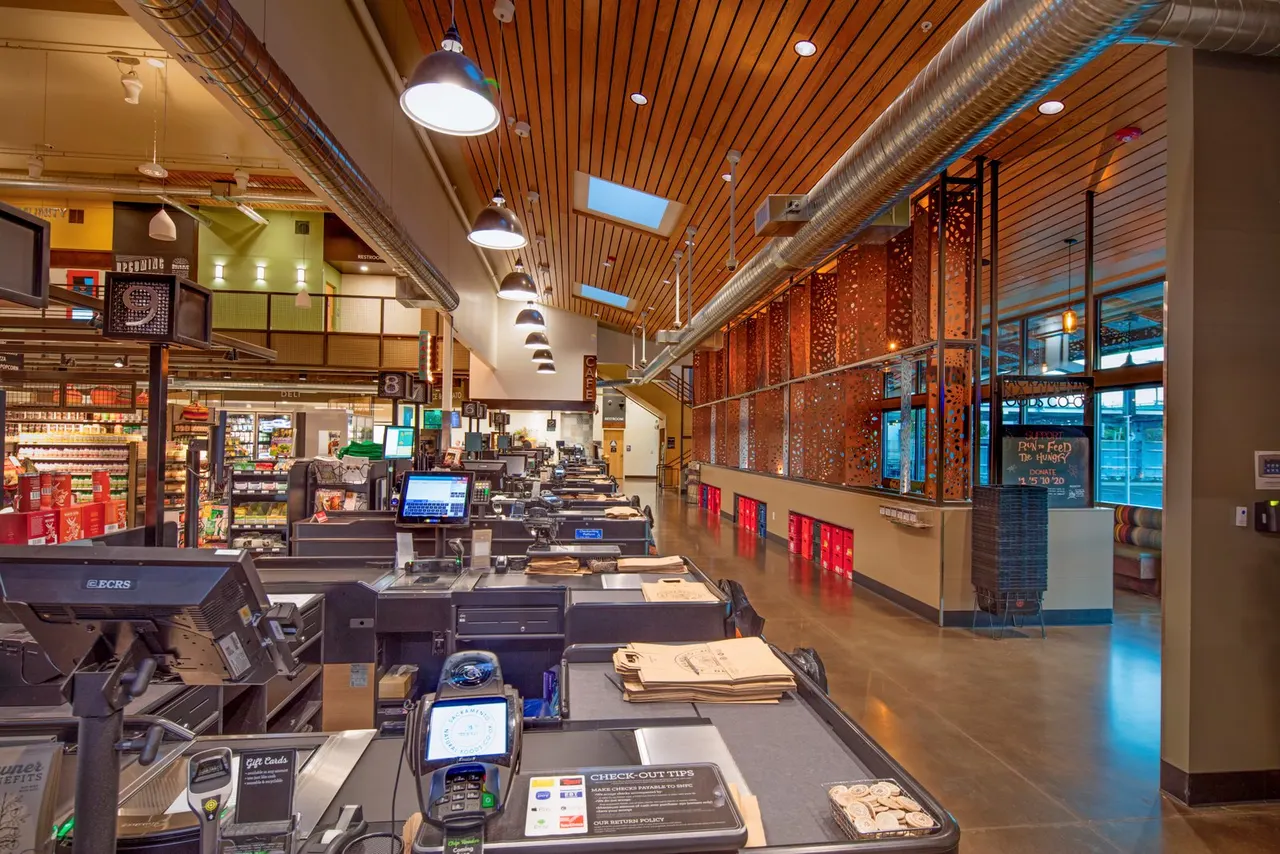 The Sacramento Co-Op,, Sacramento, CA.Mogavero Architects | photograph by Ed Asmus