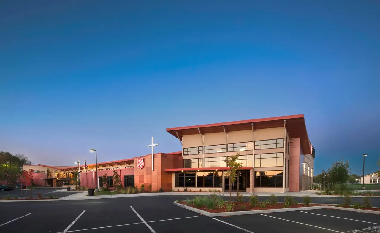 Salvation Army,  Fairfield CA.  GRA Architects, | photograph by Ed Asmus