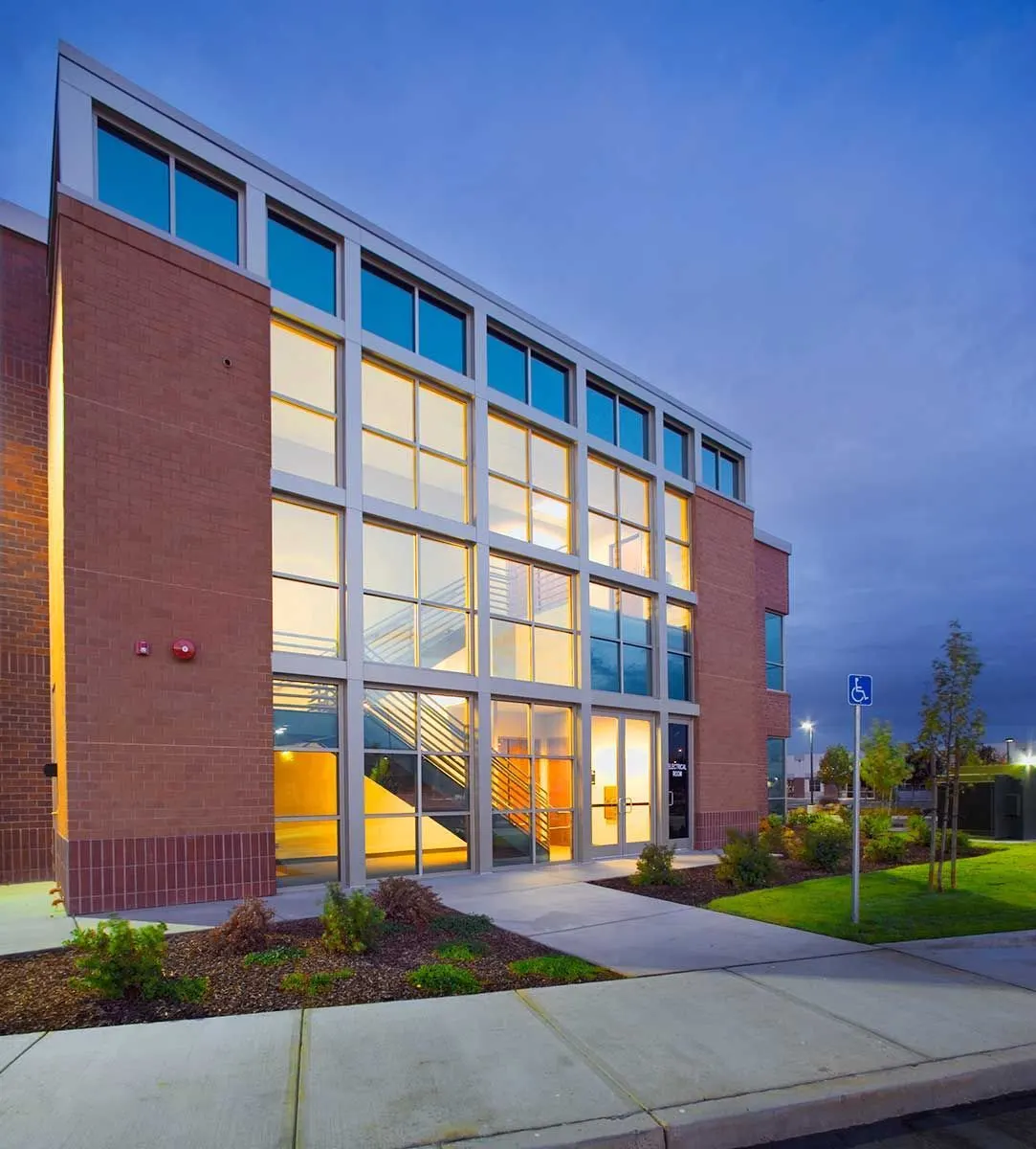 Sierra View Construction, Sacramento, CA | photograph by Ed Asmus