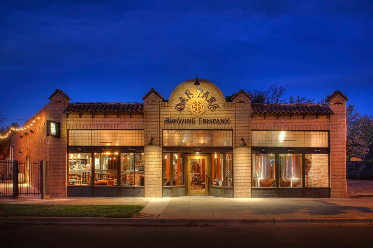 Oak Park Brewing, Sacramento, CA | photograph by Ed Asmus