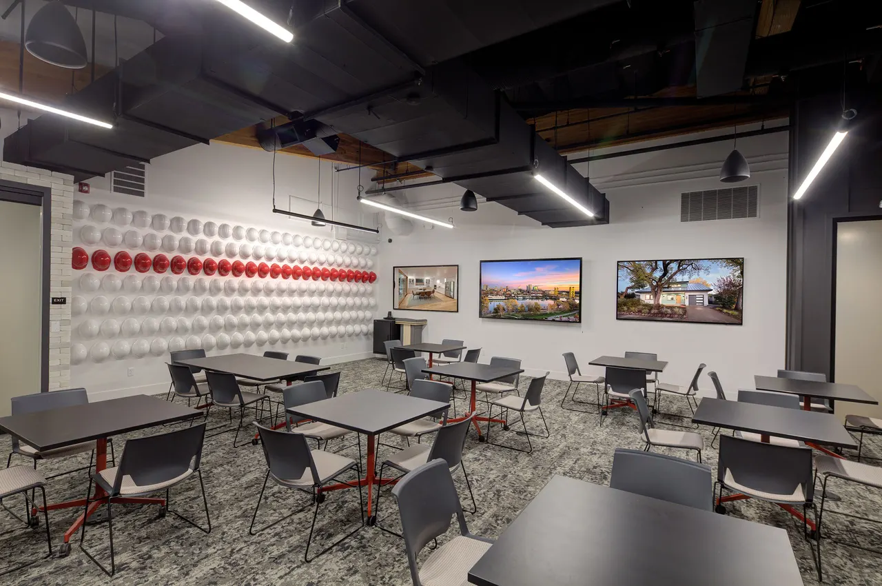 Taylor Morrison, Folsom, CA. Jackson Construction | photograph by Ed Asmus