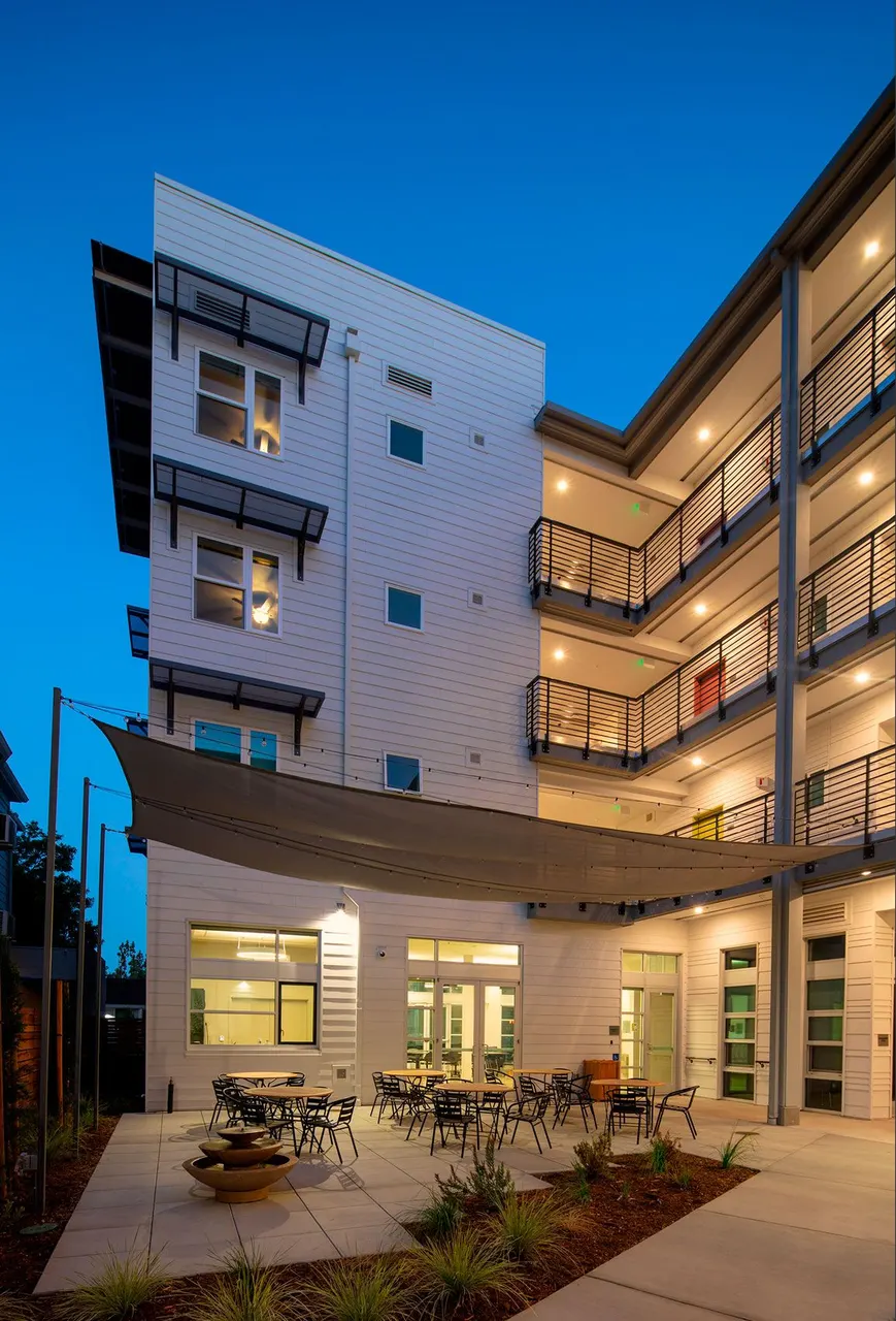 Lavender Apartments, Sacramento, CA. Mogavero Architects | photograph by Ed Asmus