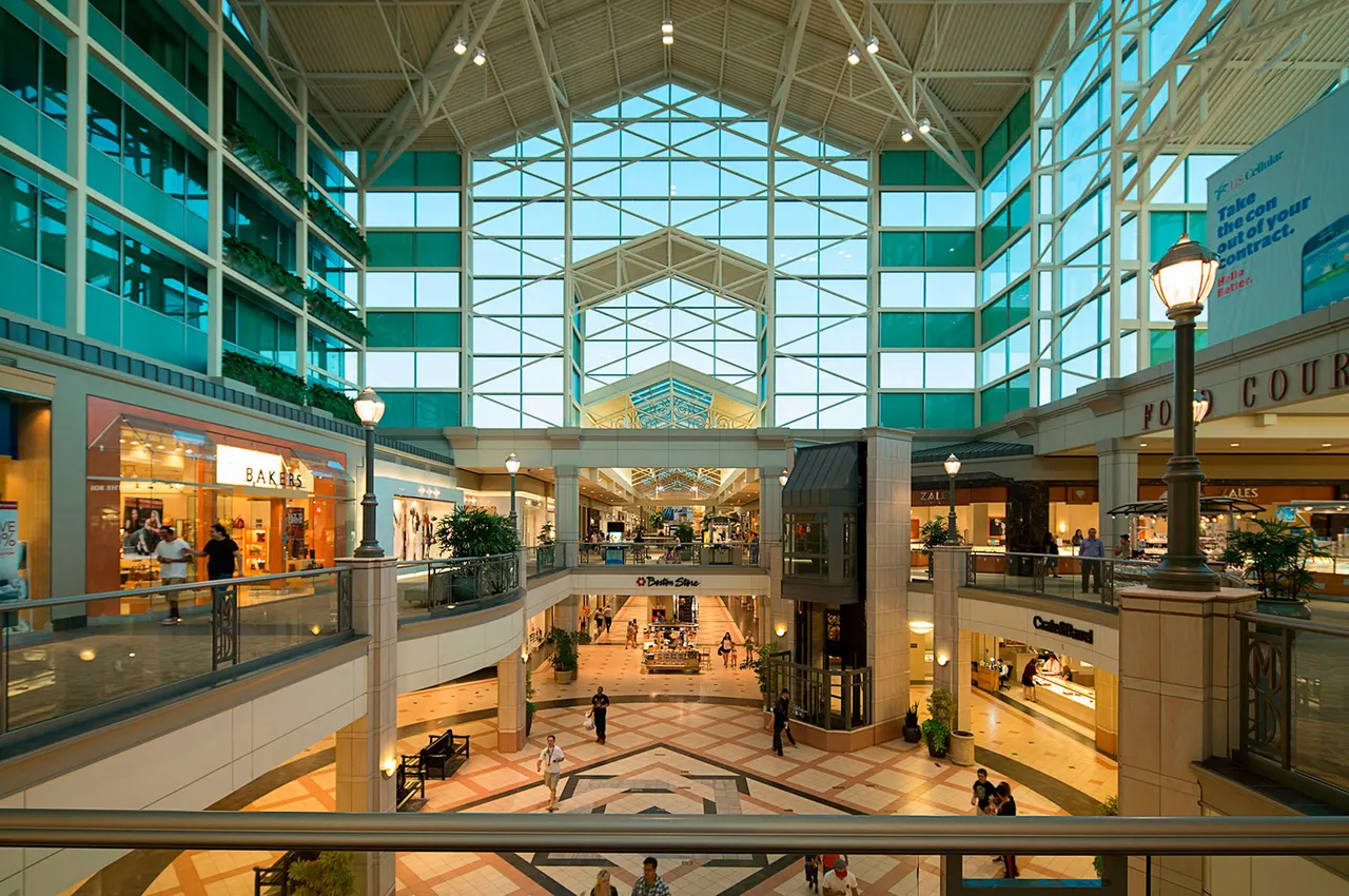 Northbrook Mall, Chicago, IL | photograph by Ed Asmus