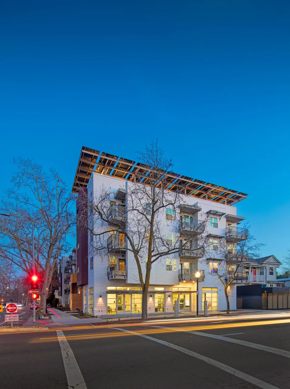 Lavender Apartments, Sacramento, CA | photograph by Ed Asmus