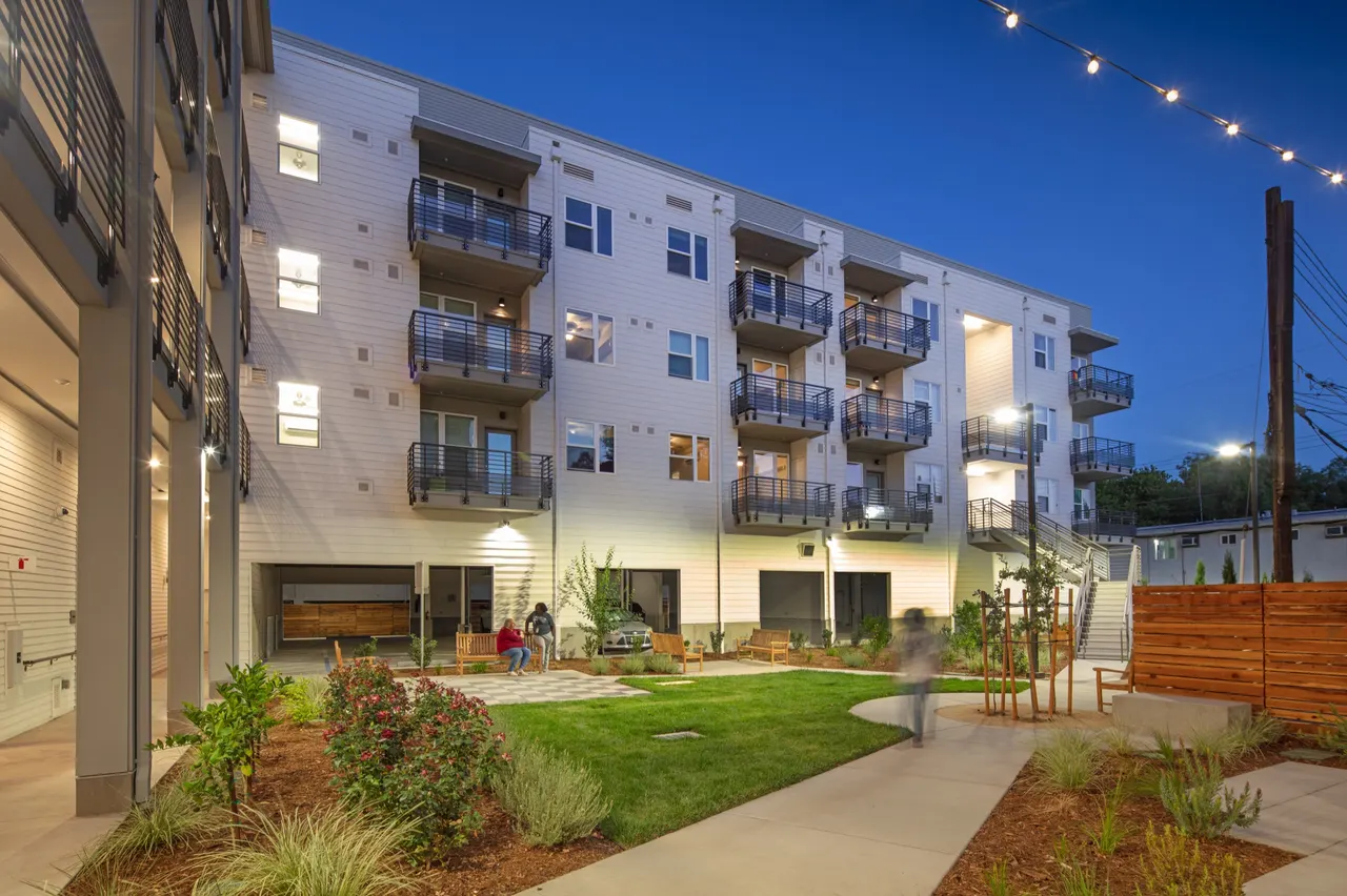 Lavender Apartments, Sacramento, CA | photograph by Ed Asmus