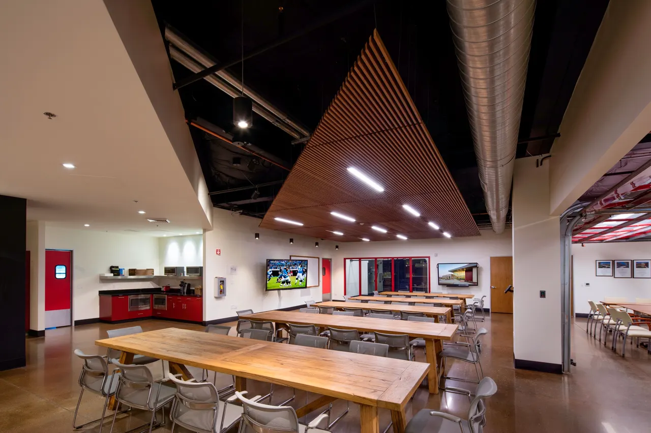 Collins Electrical Company HQ, Stockton, CA | photograph by Ed Asmus