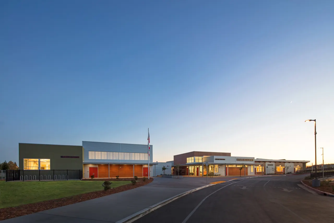 Star Academy, Natomas, CA | photograph by Ed Asmus