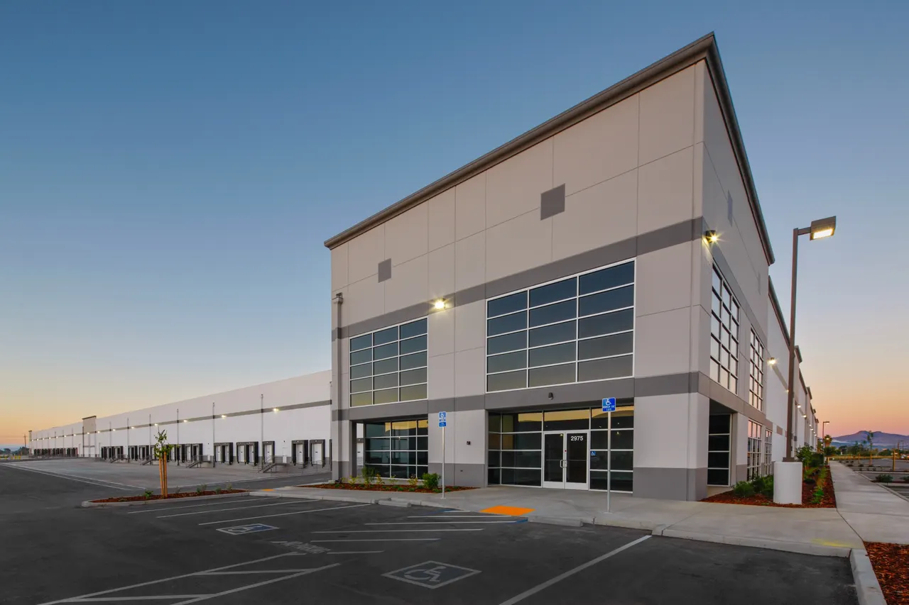 Buzz Oates Group of Companies, Sacramento, CA | photograph by Ed Asmus