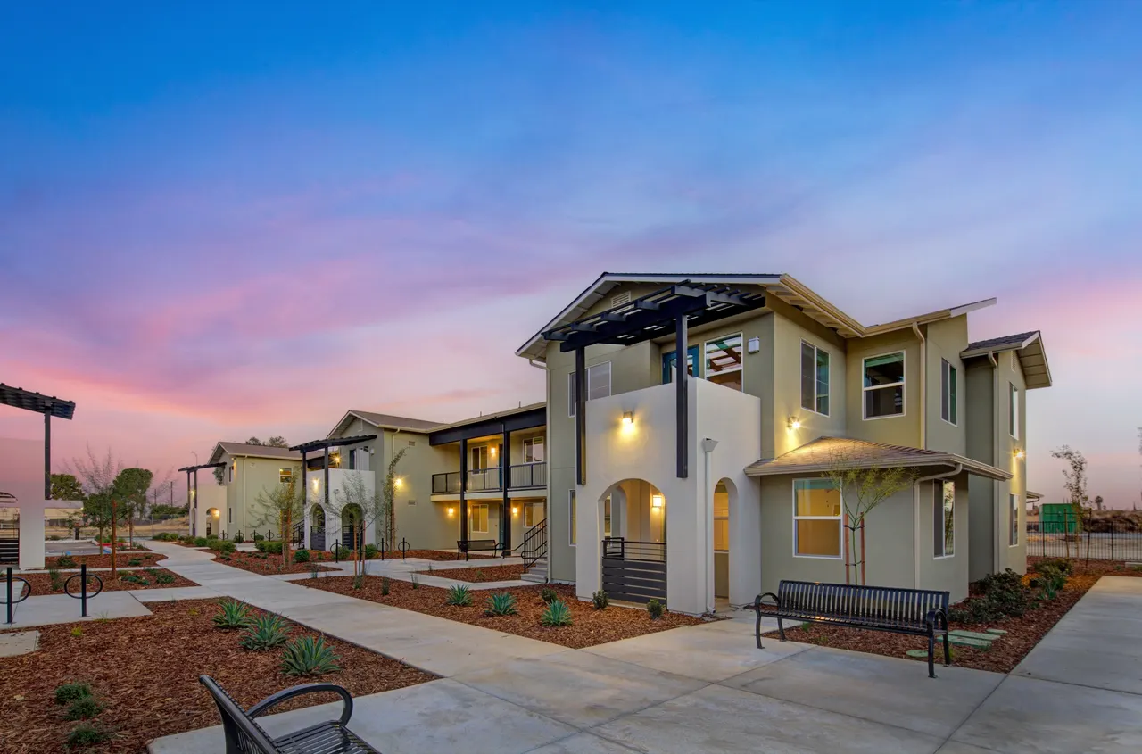 Corazon del Valle Commons, Huron, CA.  Pro West Constructors | photograph by Ed Asmus