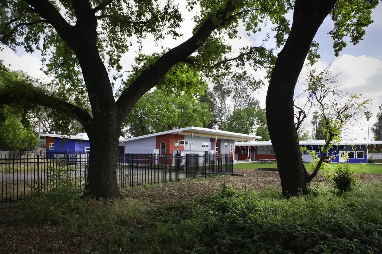 Brookfield School, Sacramento, CA | photograph by Ed Asmus