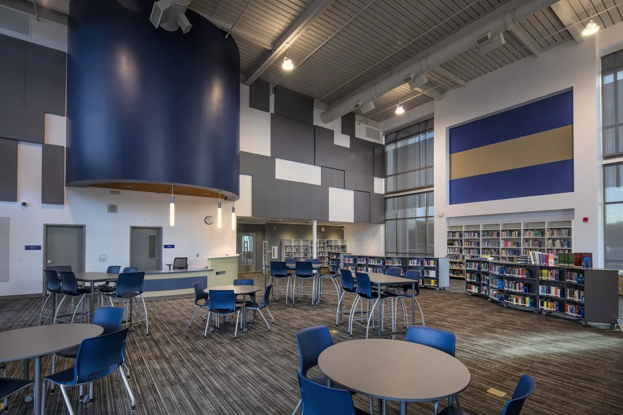 Del Campo Tech & Science Center, Sacramento, CA | photograph by Ed Asmus