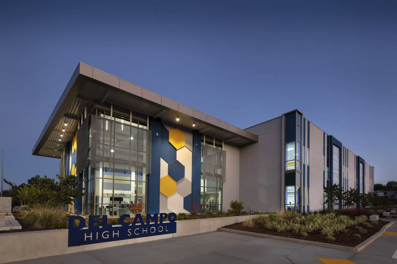 Del Campo Tech & Science Center, Sacramento, CA | photograph by Ed Asmus