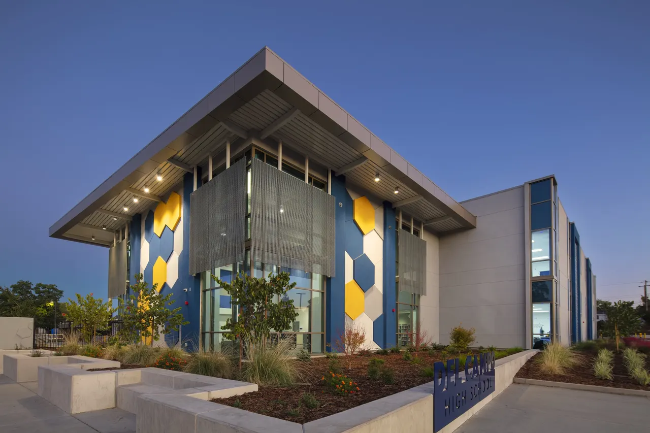Del Campo Tech & Science Center, Sacramento, CA | photograph by Ed Asmus