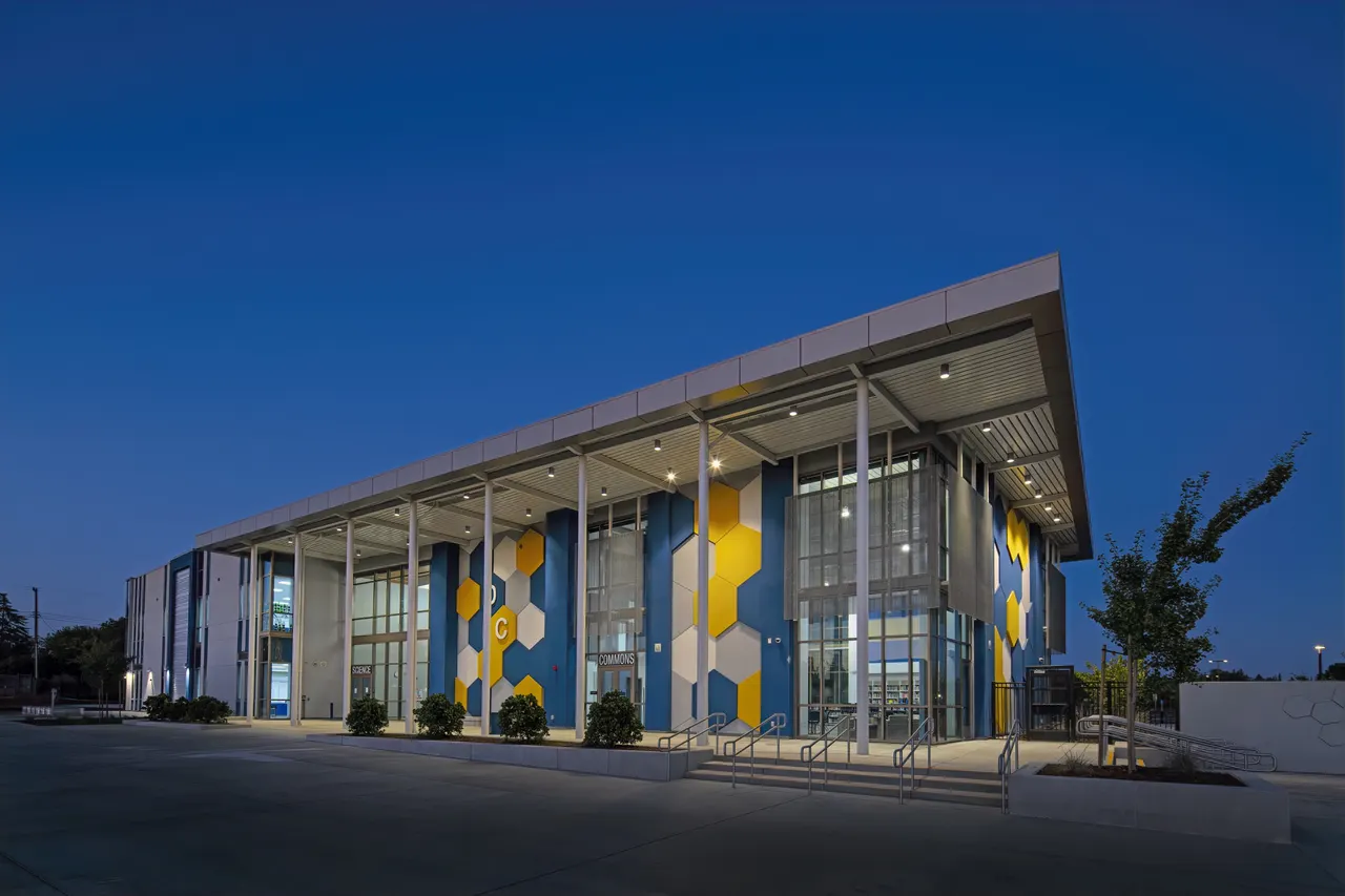 Del Campo Tech & Science Center, Sacramento, CA | photograph by Ed Asmus