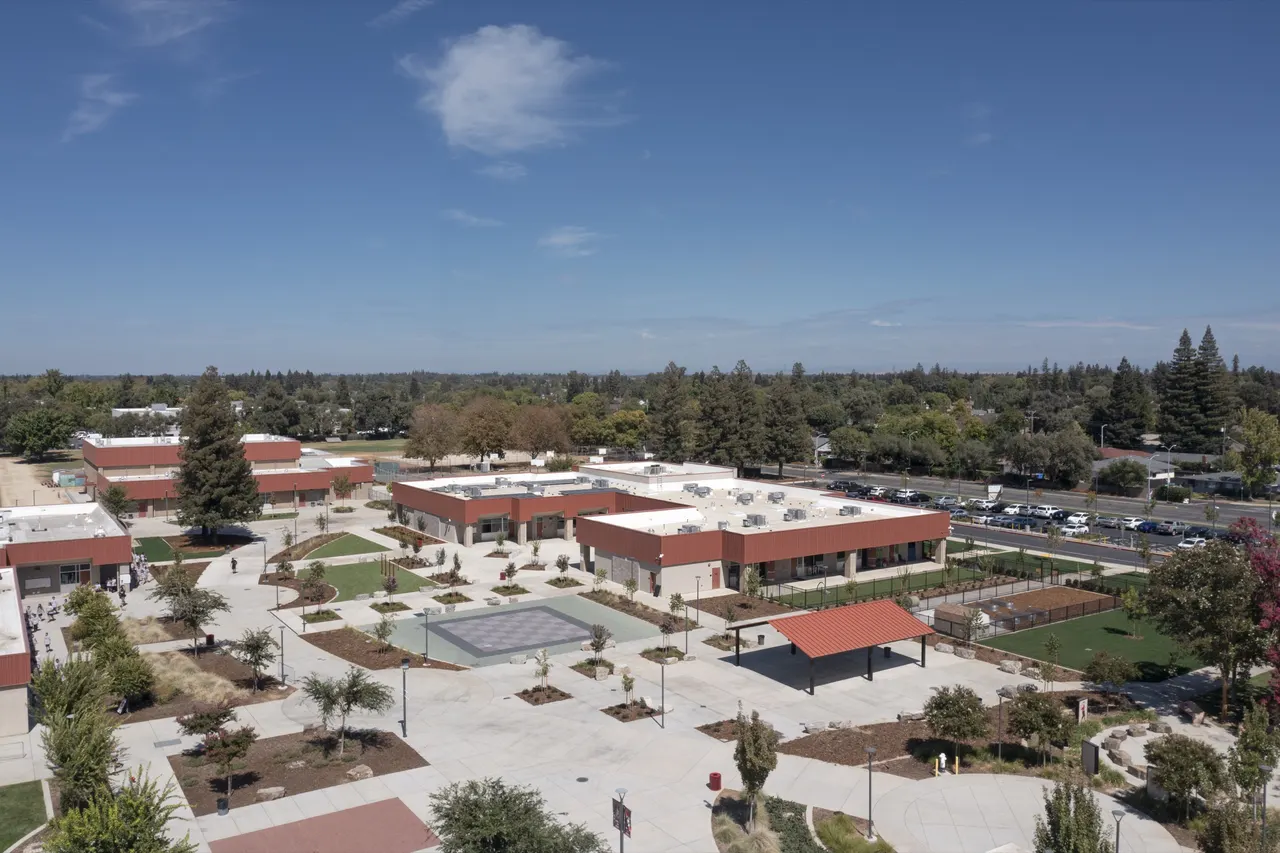 Joseph Kerr Middle School, Elk Grove, CA | photograph by Ed Asmus