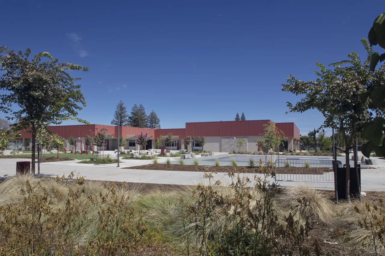 Joseph Kerr Middle School, Elk Grove, CA | photograph by Ed Asmus