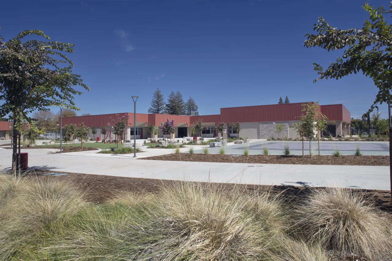 Joseph Kerr Middle School, Elk Grove, CA | photograph by Ed Asmus