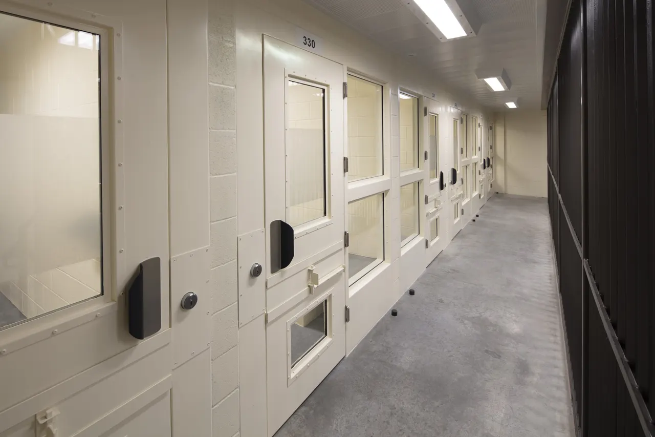 Mendocino County Jail, Ukiah, CA | photograph by Ed Asmus