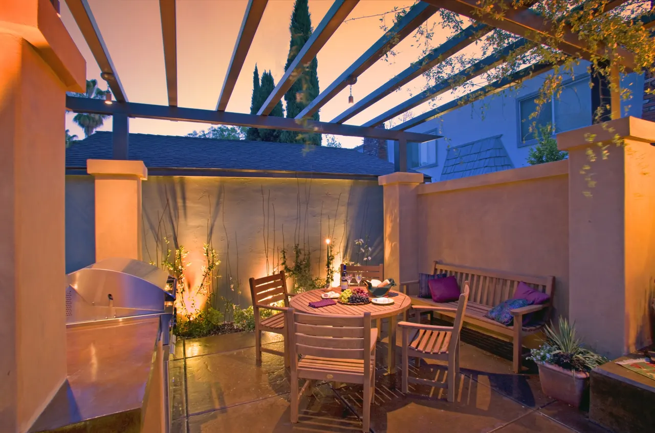 Private Residence Garden, Sacramento, CA | photograph by Ed Asmus