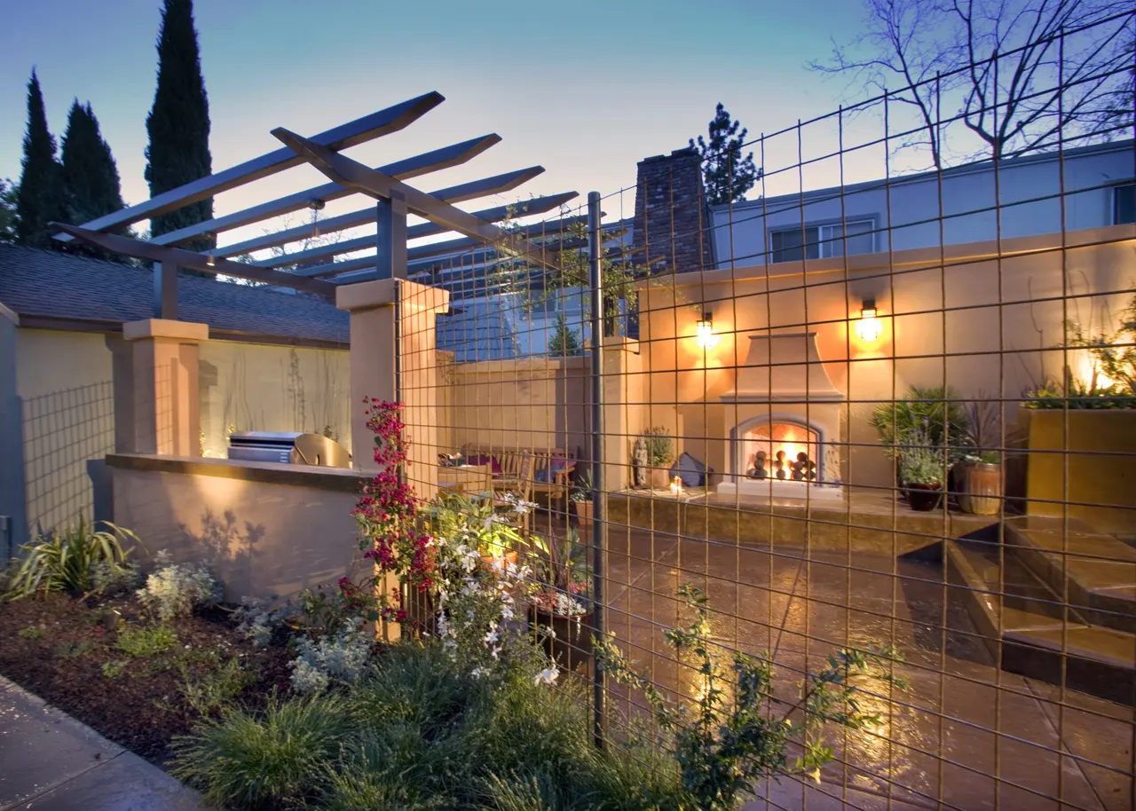 Private Residence Garden, Sacramento, CA | photograph by Ed Asmus