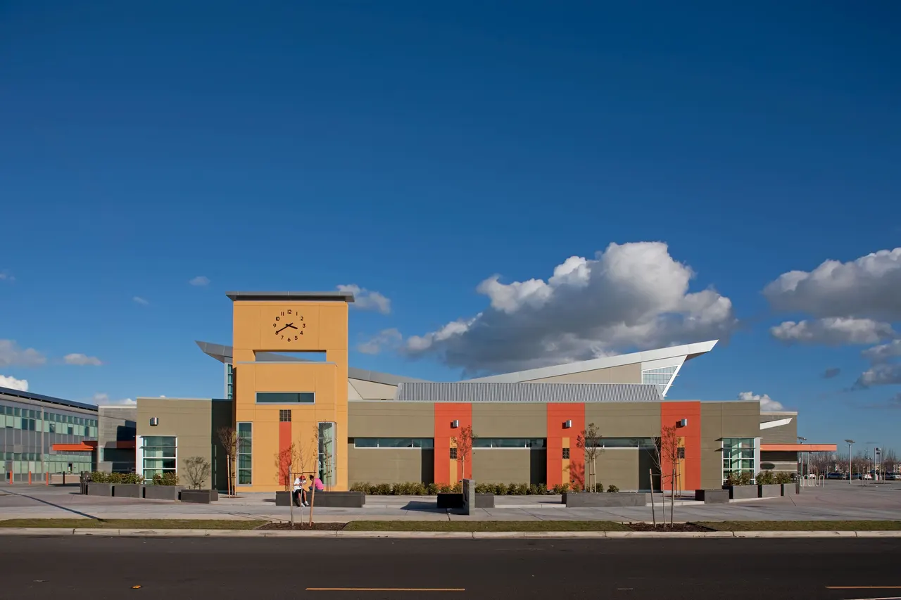 Natomas Library, Sacramento, Ca. Nacht  & Lewis Architects | photograph by Ed Asmus